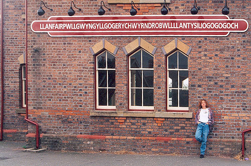 10050697_1196358275_llanfairpwllgwyngyllgogerychwyrndrobwllllantysiliogogogoch