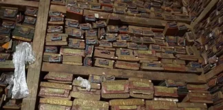 Descoberta uma misteriosa biblioteca que tem 84.000 livros Os manuscritos da Biblioteca Sakya estão empilhados. Créditos da imagem: Richard Mortel/Flickr