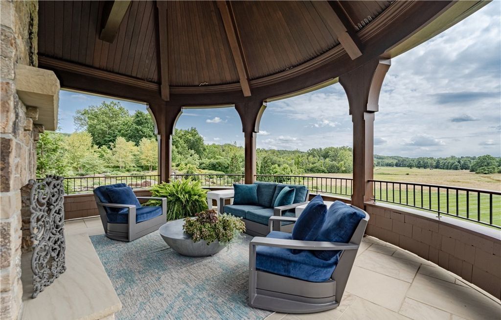 Masterpiece Estate in Ohio with Unique Amenities and Impeccable Craftsmanship Listed for 19995000 18 | Arquitetura | Arquitetura