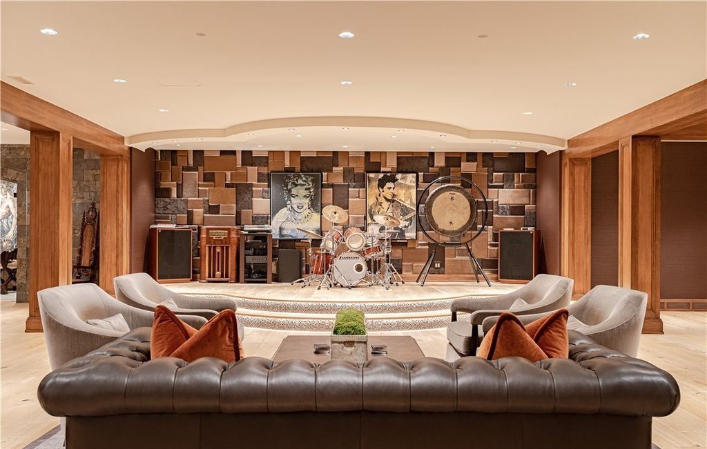Masterpiece Estate in Ohio with Unique Amenities and Impeccable Craftsmanship Listed for 19995000 29 | Arquitetura | Arquitetura