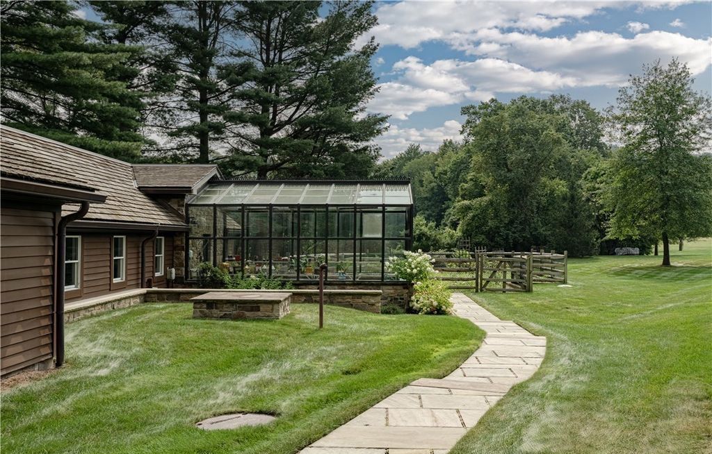 Masterpiece Estate in Ohio with Unique Amenities and Impeccable Craftsmanship Listed for 19995000 38 | Arquitetura | Arquitetura