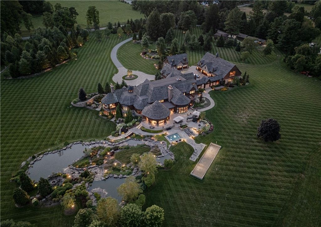 Masterpiece Estate in Ohio with Unique Amenities and Impeccable Craftsmanship Listed for 19995000 43 | Arquitetura | Arquitetura
