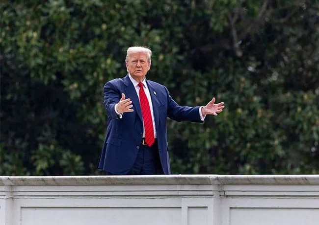 movimentopb.com .br donald trump walks on the roof of the white house august 5 20253415763965857132091 donald trump walks on the roof of the white house august 5 20253415763965857132091 | Tecnologia | impressora 3d, internet, Textos, trump