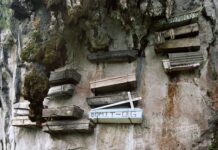 Os misteriosos caixões suspensos