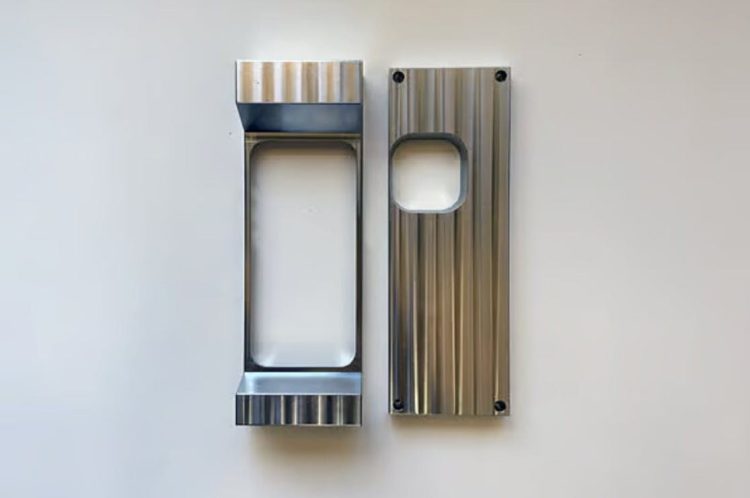 6 pound smartphone case4 750x498 1 | Curiosidades | capa, celular, curiosidades, telefie