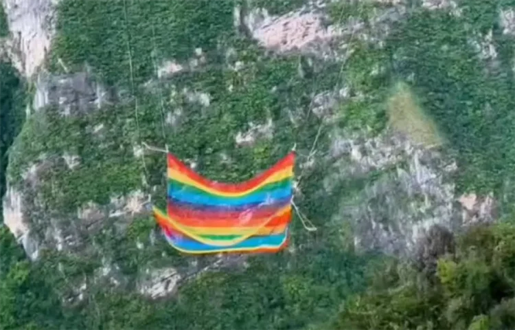 ropeless bungee jumping 750x480 1 | Curiosidades | bizarro, bungee jump, china, ponte